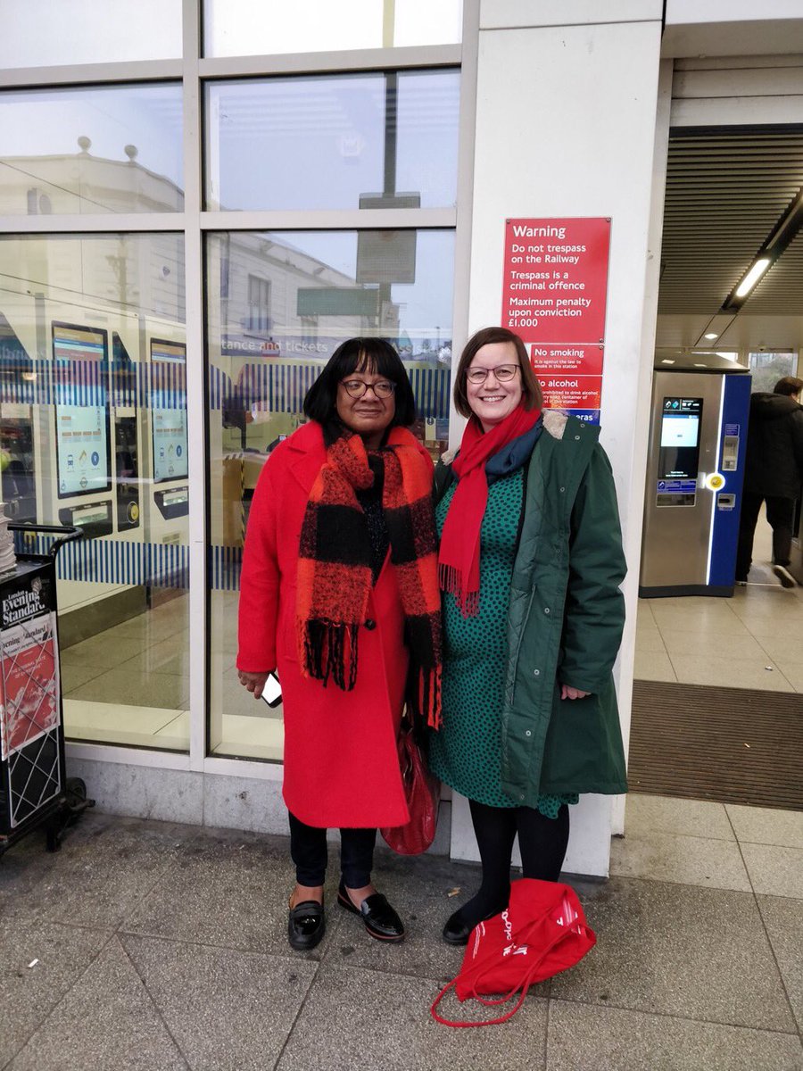 ProudMancBrit's tweet image. All Dianne Abbott wants for Christmas is one right shoe. Someone please help her.

#TwoLeftShoes

#VoteLabour