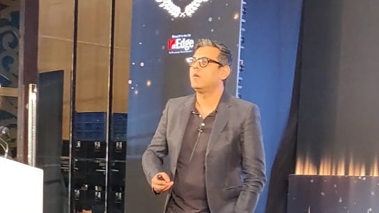 Dheeraj Sinha, MD &amp; CSO, Leo Burnett sharing his views on Leadership in Radical Times at #ETPromisingBrands. Follow the live stream: bit.ly/2PQVTqb