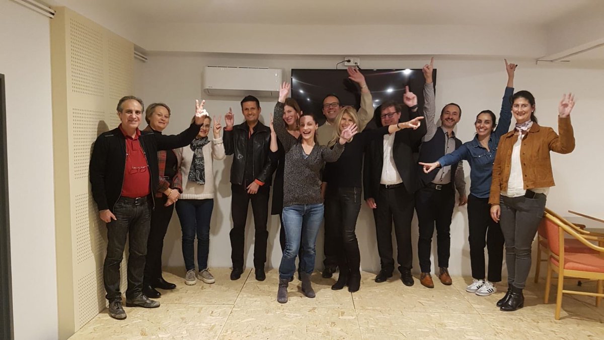 ProBonoLab's tweet photo. Engagement | Bravo aux équipes d'@EDFofficiel et @EDF_RegionSud pour leur engagement pro bono avec l'antenne Méditerranée du Lab et merci également au soutien de la @Fondation_EDF ! 👏💪 #ess #probono #mecenat #engagement https://t.co/Q17oS1F117