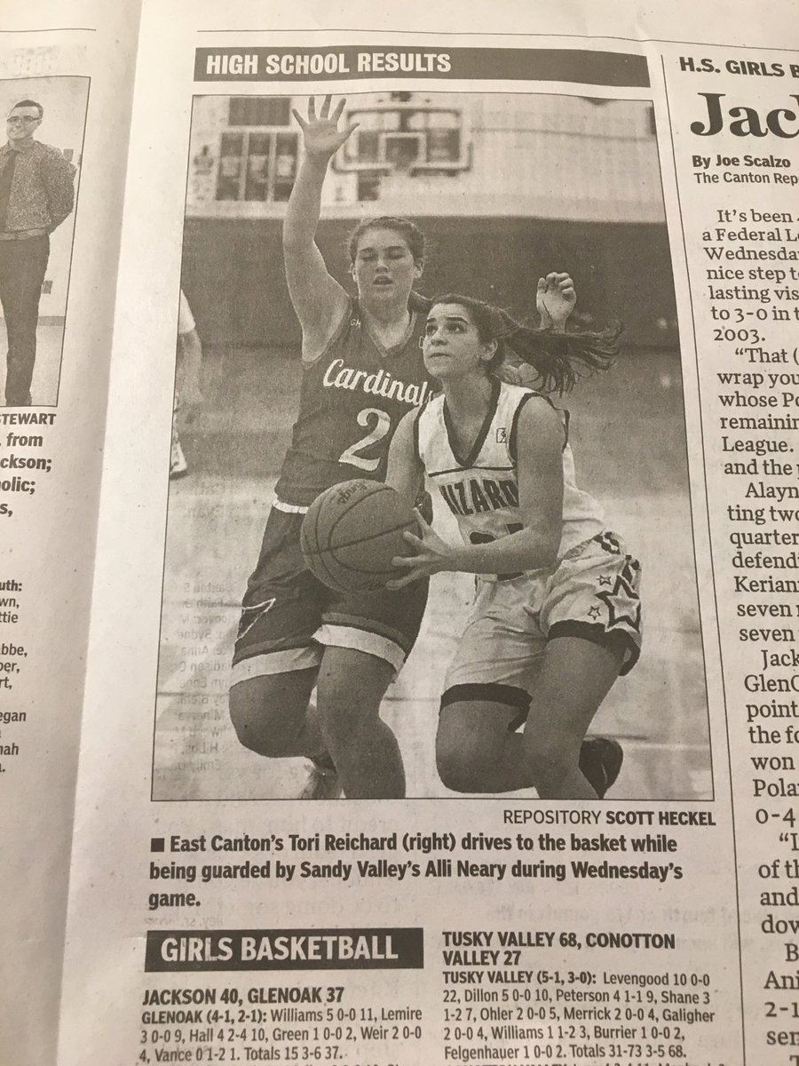 ⁦<a href="/TeamFusionAAU/">Team Fusion AAU🏀💥</a>⁩ here are two of Justin’s Sophomores being shown in today’s Repository battling each other last night! ⁦@reichardtori⁩ ⁦<a href="/AlliNeary/">Al</a>⁩ you two take a good picture!
