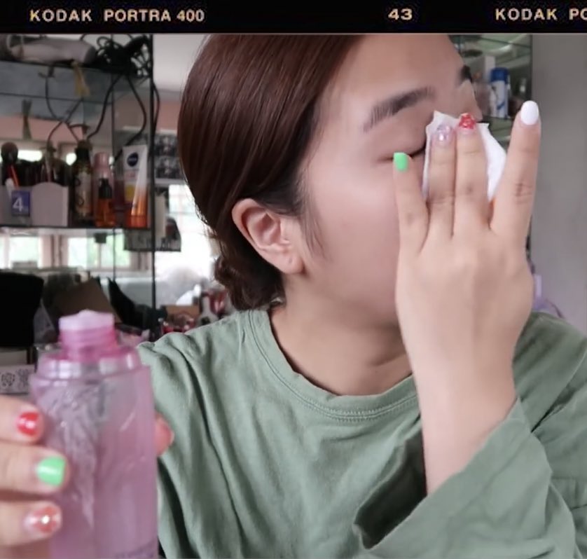 weirderday__'s tweet photo. lancome tonique confort rehydrating toner👛🙈 ตัวนี้พีชใช้ในคลิปใช้จนหมดไปสักพักแล้ว เค้าเป็นโทนเนอร์ที่ช่วยให้ค.ชุ่มชื้น เติมน้ำให้ผิวและกระชับรูขุมขน ตัวโทนเทอร์จะเป็นเจลน้ำข้นๆ ใช้แล้วสบายผิวสดชื่น รู้สึกถึงค.ชุ่มชื้นเลย ผิวอิ่มน้ำ คนผิวแห้ง���่าจะชอบกัน แนะนำๆ!✨🤩 #wddfaves https://t.co/1vU7dMTKJ0