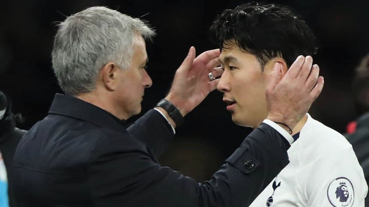 ManagerialMinds's tweet photo. Mourinho on Heung-Min Son: 🗣 "I want to congratulate Son, he's the best Asian player for the third year in a row. 

I'm already in love with this guy, imagine the people who have been here with him for four or five years. He's fantastic " https://t.co/gOj9PD4rLb
