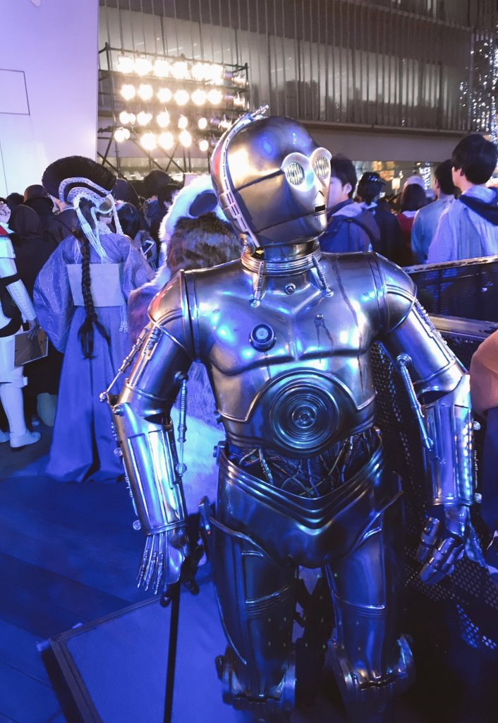 Zen 善 Yoshi 4月から追ってきた Zenパパのc3po 製作日記 これにて 完結 です 父親と一緒に大好きなスターウォーズのコスプレをして幕張メッセのステージにハリウッドスターと共に立つという普通では考えられない最高の思い出が出来ました 帰りに