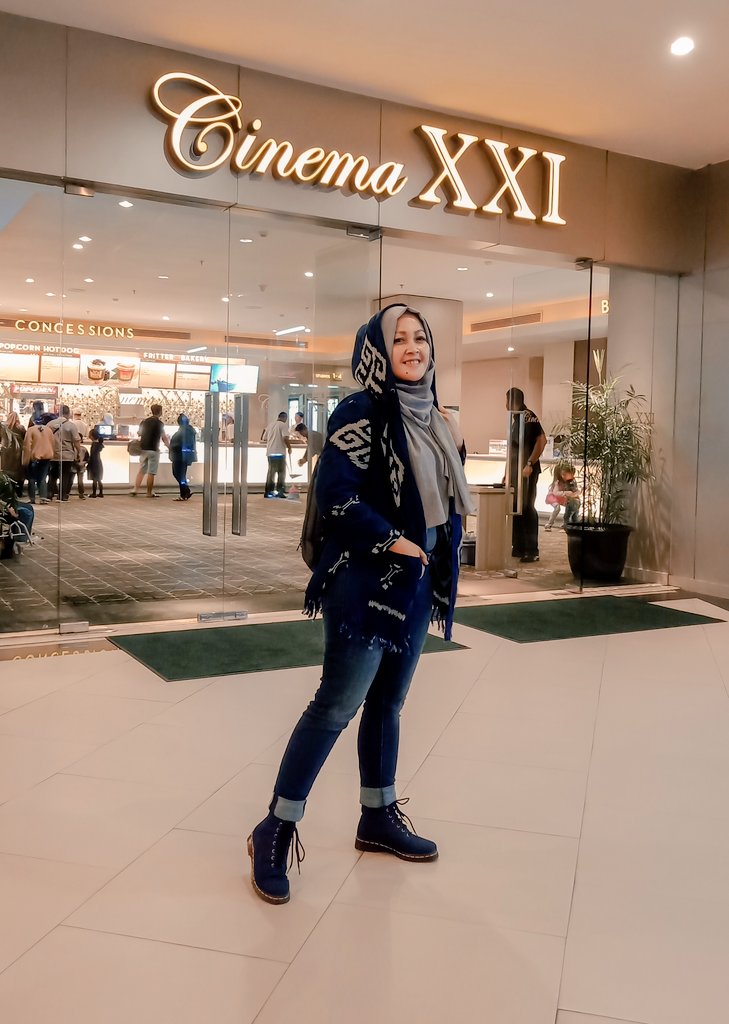 nchiehanie1's tweet photo. Penutup film yang so sweet banget, kata-kata makjleb. "Menjadi tua itu menyebalkan, menjadi tua itu anugerah"

Dan aku pun bersyukur, di usia yang angkanya gede masih demen nonton, apalagi selalu di support @forumfilmbdg ahh tengkyu pisaaan.

#ffbcomm #ffb32 https://t.co/6buUKc1bHJ
