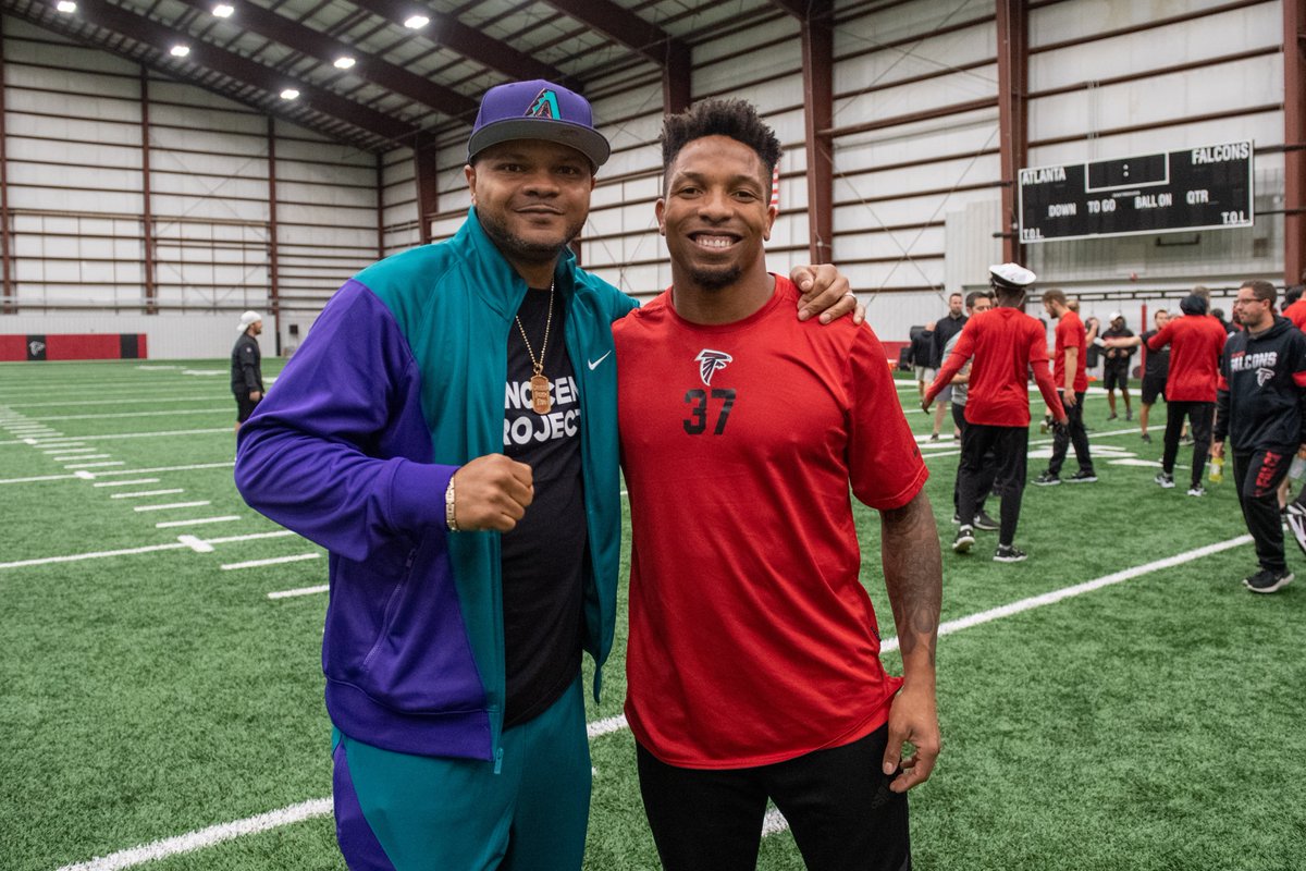FalconsCR's tweet photo. Congratulations to @Ricardo37Allen for being selected as the 2019 Atlanta Falcons Walter Payton Man of the Year nominee!

#WPMOYChallenge + Ricardo Allen https://t.co/9QINwBKVxn