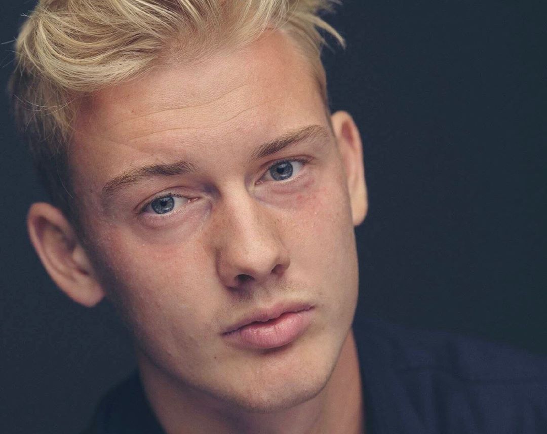 Teambrandt's tweet photo. He is so beautiful. https://t.co/HxRYQcvi6x