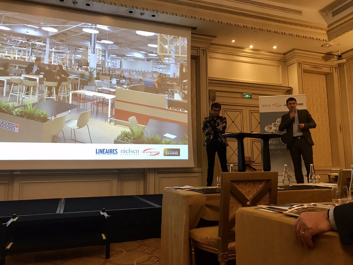 RetailExecForum's tweet image. Jacques Bertin, rédacteur en chef du  magazine @LINEAIRES nous présente les immanquables de l’année avec Olivier @Dauvers70. Avez-vous déjà entendu parlé dés magasins Exito ?!