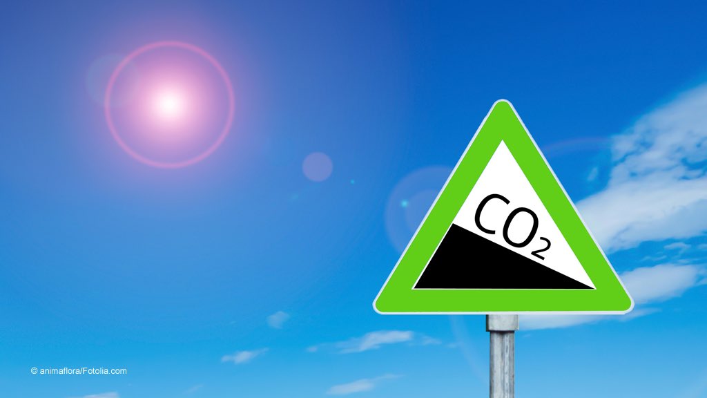 EU-Gipfel debattiert über Klimaziele. Minderung von Treibhausgasen in der Industrie ist wichtig. Aber nicht den Nutzen der Produkte vergessen: Die Chemie kann bis zu 25% der CO2-Emissionen reduzieren helfen, so eine neue Studie. #EUCO <a href="/Cefic/">Cefic</a>​ <a href="/ICCA_Chem/">ICCA</a> ​bit.ly/2qJ1uGg