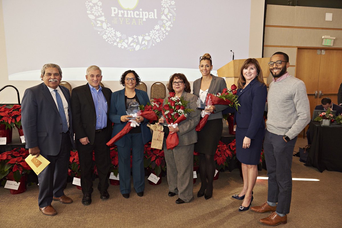 SolarSTEAMGirls's tweet photo. Congratulations to our Principal @N_Bernardino for being named @dallasschools Choice School Principal of the Year &amp; Master Principal for the 2nd year in a row! @TransformDISD @nsvf @MiguelForDallas https://t.co/GZcQM6vJGn
