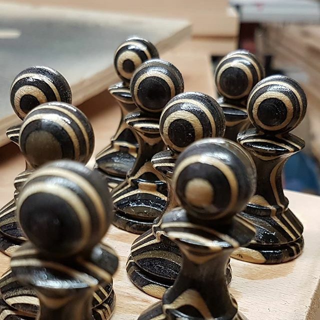 Progress on the chess set.

#woodworking #woodturning #recycledskateboards #chess ift.tt/2rEhnyg