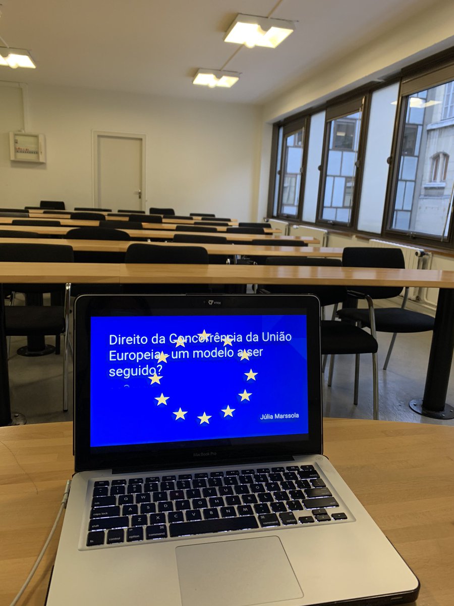 Giving a lecture via Skype demands finding an imaginary audience for inspiration 😂 
“European Competition Law: a case of success of regulatory integration?” 
Soon for @ASCOLAcomp  and @WIAntitrust. Thanks, @JulianaProfa for the invitation! #antitrustlaw #eucompetitionlaw
