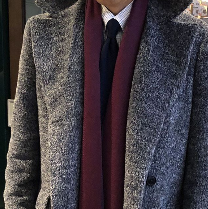 Dormeuil's tweet photo. The perfect gift to make to yourself this winter : a coat in Luxury Overcoatings…
📸 by @DormeuilJapon 
#menstyle #menfashion #ootd #lookoftheday #winter #overcoating #luxuryovercoating #luxurycloth https://t.co/RyztVBDbxG
