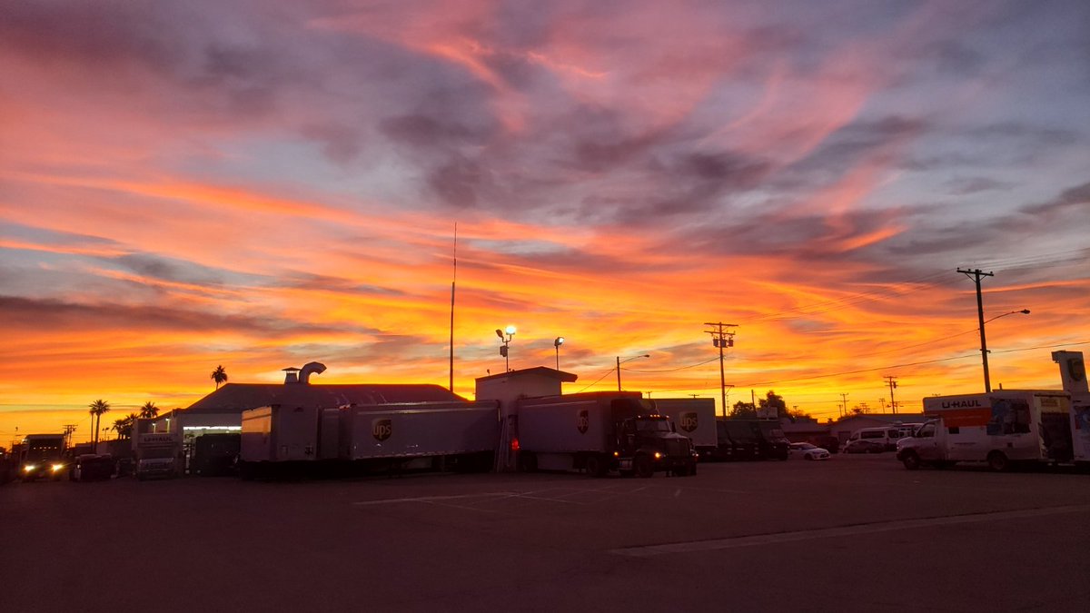 Beautiful morning in El Centro 
<a href="/MarkSundelius/">Mark Sundelius</a> 
<a href="/jrindafernshaw/">Fern Shaw</a> 
#StayCalmHaveFun