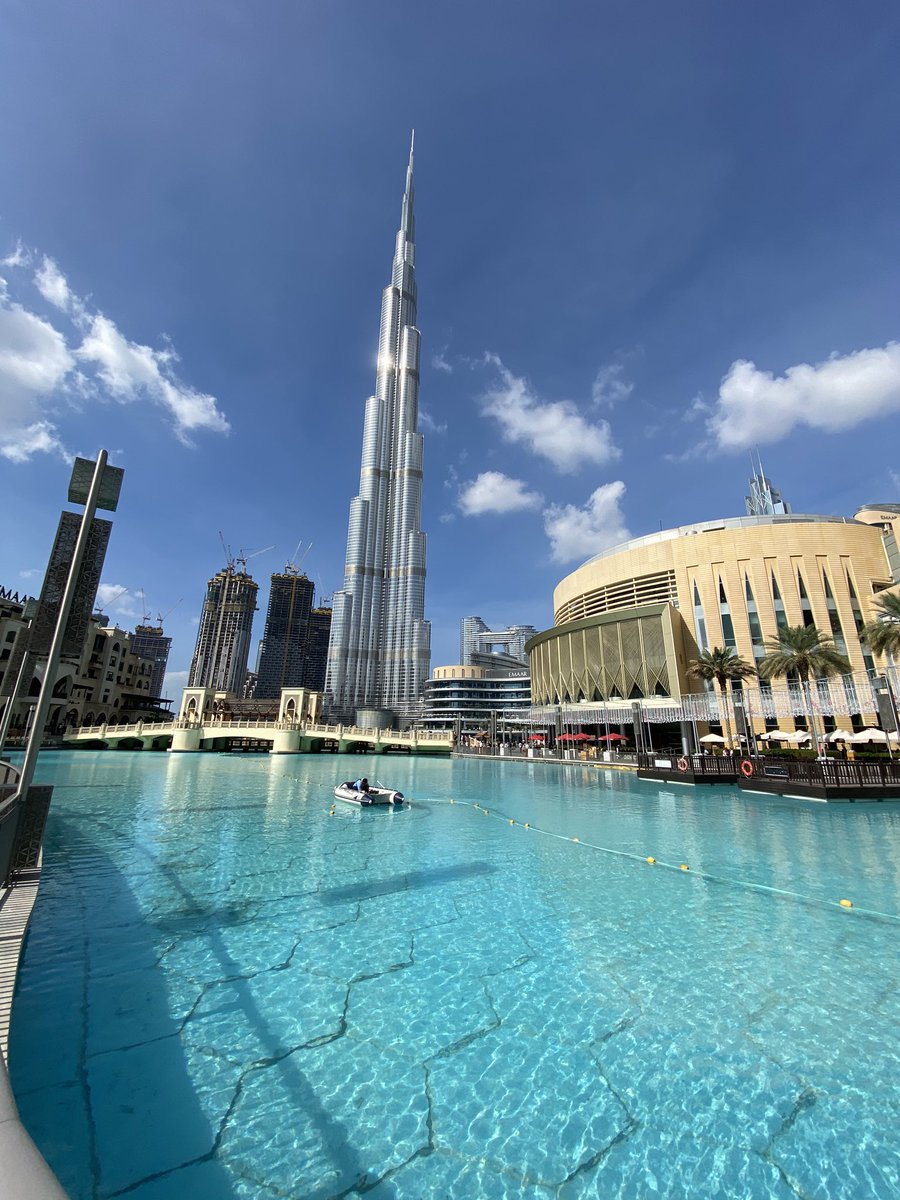 AmwayCEO's tweet photo. We all had a riot taking pics from the Burj Khalifa today, the world’s tallest building! Half a mile tall!! Fun to be here for Amway Japan’s ABO event. @AmwayJapan https://t.co/WBKvlNZyTA