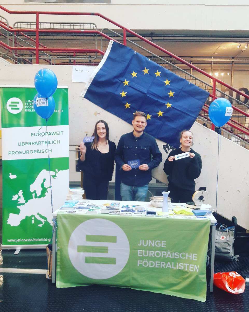 Unser Waffelstand ist heute in der Unihalle! 😍🇪🇺 Kommt vorbei und holt euch eine leckere Waffel 💚 #jefspirit