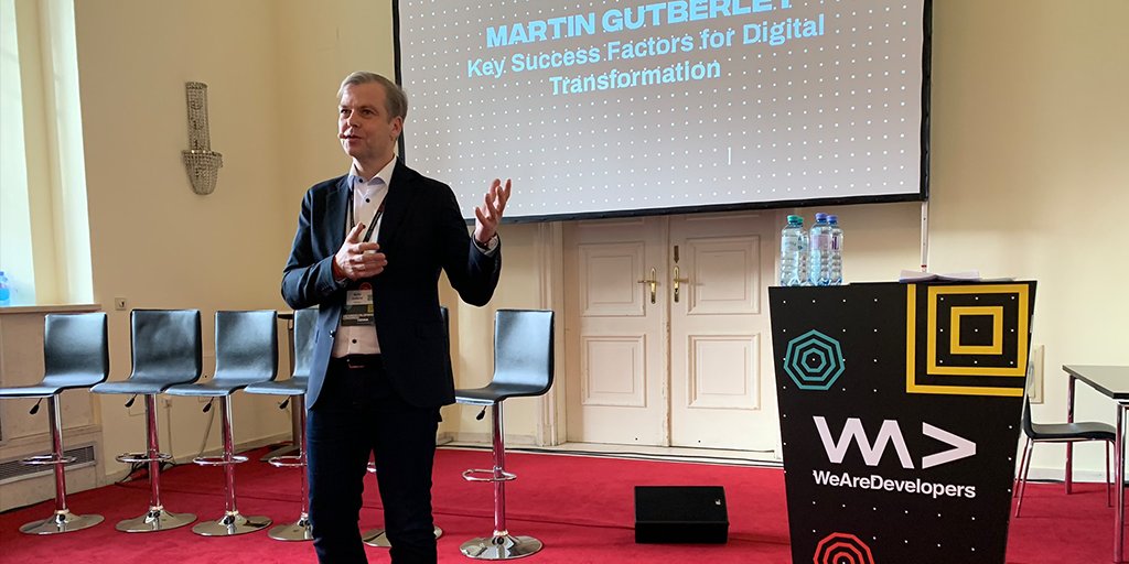 WeAreDevs's tweet photo. “Agile in a traditional industry requires a lot of un-learning.” 
In a live Q&amp;A session at Congress Vienna 2019, @mondigroup CDO Martin Gutberlet shared experiences with digital transformation in manufacturing.

#wearedevs19 #wearedevs #throwbackthursday https://t.co/p8L1bk3jn5