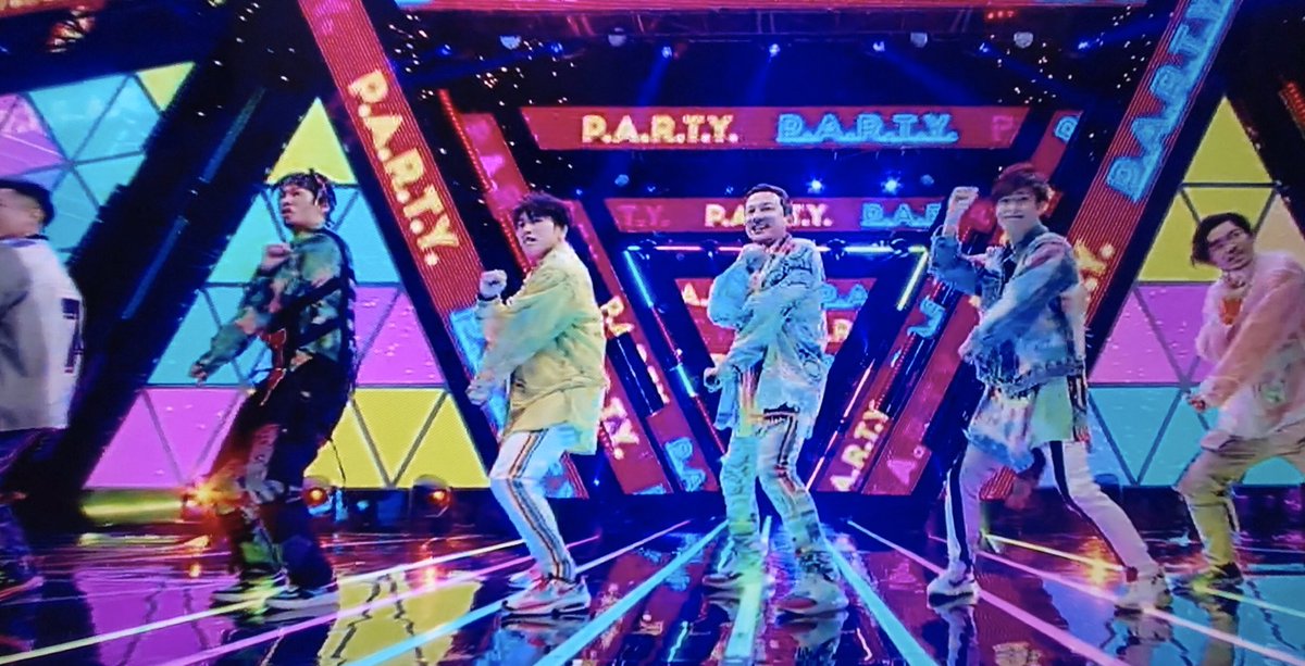 tomorin_EXIT's tweet image. ここにEXIT居るよねっ
たぶん紛れてるっ

#FNS歌謡祭2019第2夜 
#DAPUMP
#EXIT