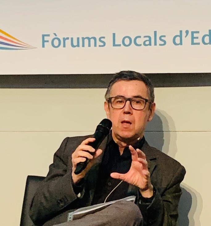 educadiba's tweet photo. Necessitem currículums diferents que connectin el dins i fora escola, cal introduir l’avaluació que posi al centre l’alumne i els mestres necessiten suport i confiança per treballar en la personalització dels aprenentatges @adominvi @RosaSensat #31ForumLocalEducacio https://t.co/UVshuxZn21