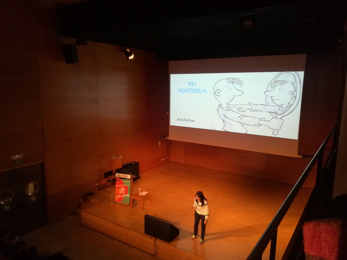 TGNImpulsa's tweet photo. En l'última conferència abans de la pausa-cafè estem gaudint de L'Eva Llatser, psicòloga i coach, amb l'objectiu d'apoderarnos i dotar-nos de confiança "sigues visible, tu pots!" 💪💥
#superaelsteuslimits https://t.co/jiHTGrxWaN