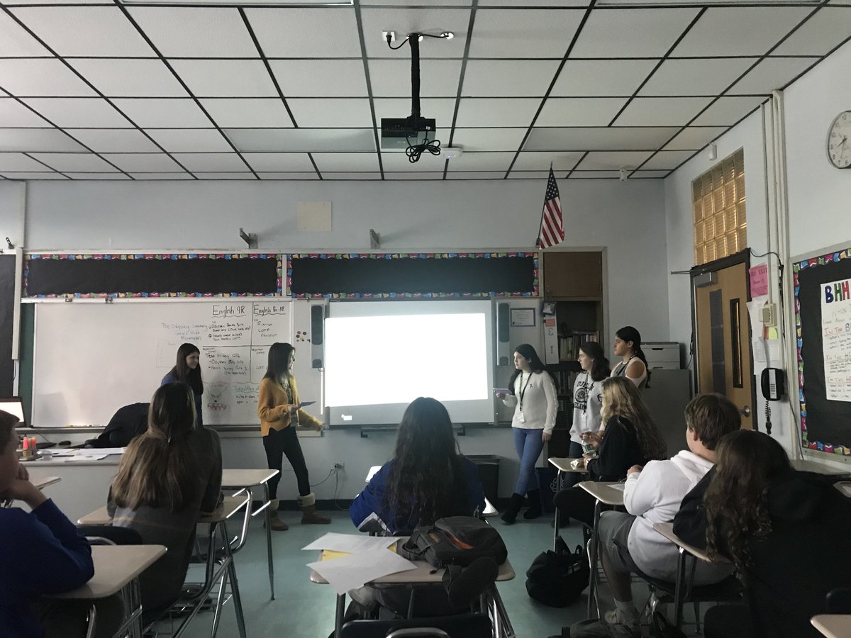 Tina Farrell tweet media