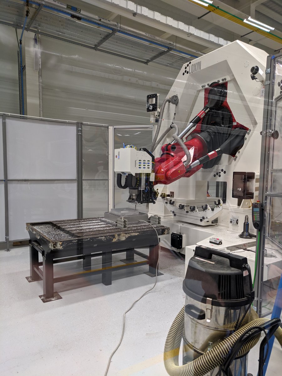 ryanwdiver's tweet image. Our #RobotMachining work took a great step forward with our #loxin #tricept #pkm cutting it’s first ISO test block today! Looking forward to seeing the team put through its paces. @TheAMRC @HVM_Catapult