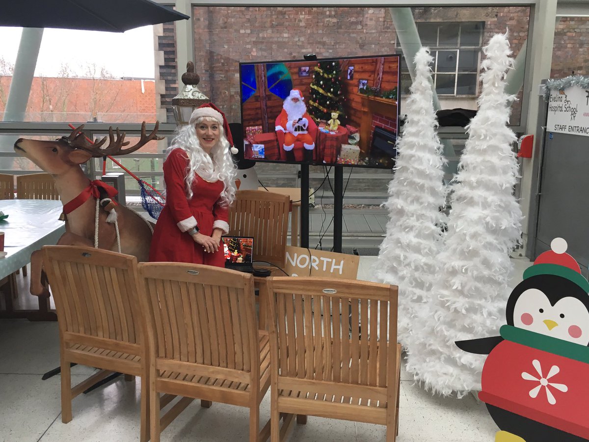 EvelinaLondon's tweet photo. Thank you to @Cisco, our play specialists and Matthew and Dean (who work for @GSTTnhs’s digital media services) for bringing #Santa to our patients this morning all the way from the North Pole! 🤶🎅

#CISCOUKI #CISCOGivingBack #ConnectedSanta https://t.co/lgr8eQki50