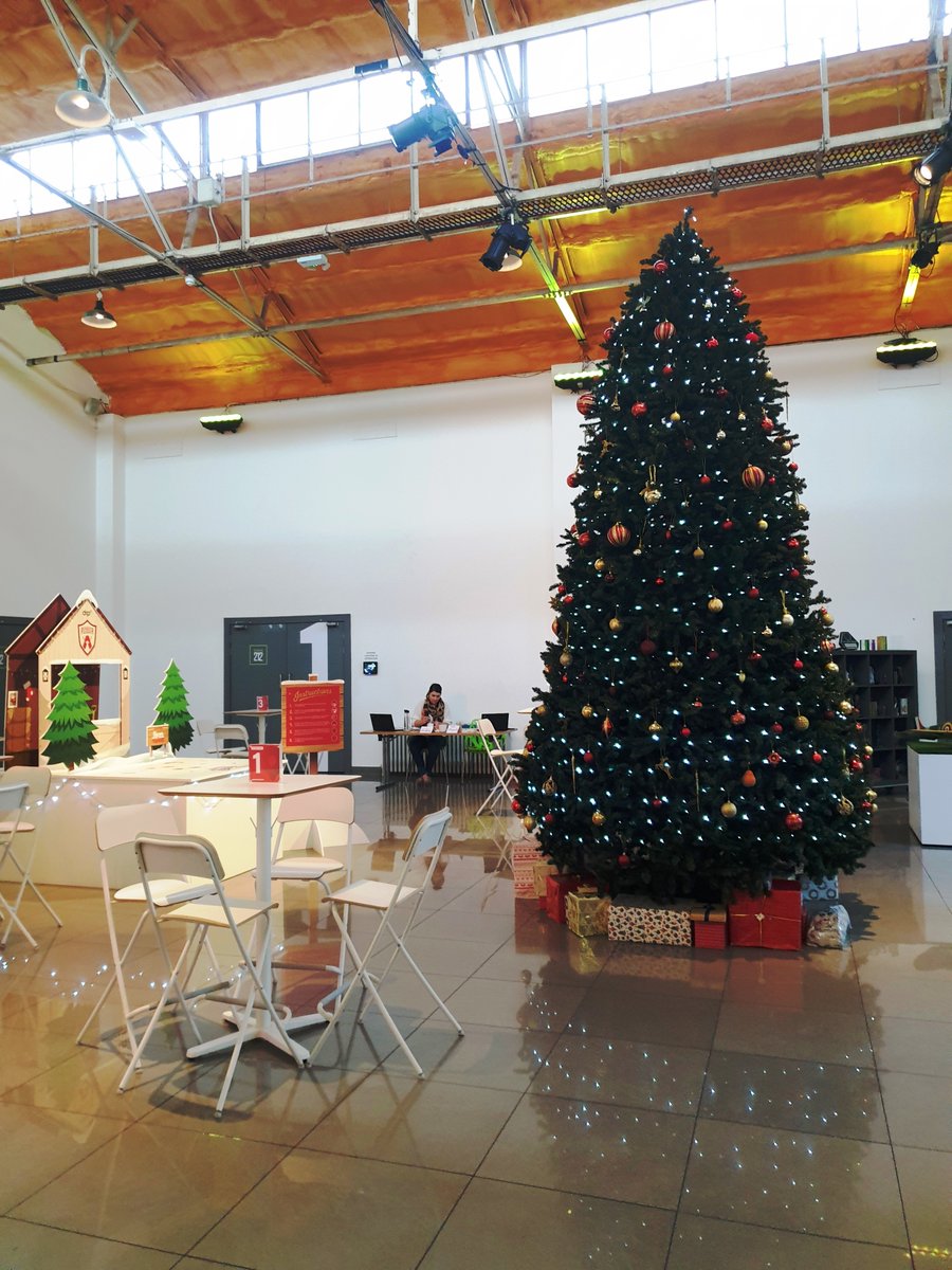 JacquiHMiller's tweet photo. Lovely to meet some of the fab venue finding team for @DRPG yesterday. What an amazing office and facility! So festive, love love love your Christmas tree. Thanks for your time Annmarie Newman, have a fabulous Christmas! https://t.co/oIEopuI1cP