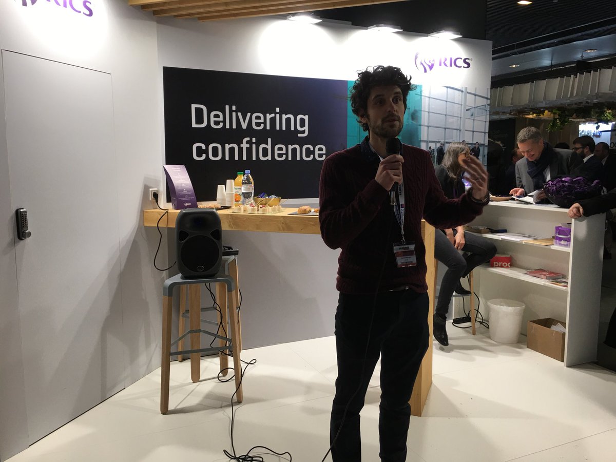Au tour de Ronan Trottier de <a href="/g/">Senator Greg Leding</a>-on prend le relais pour parler des projets pilotes de ⁦<a href="/circolab_eu/">circolab.eu</a>⁩ stand ⁦<a href="/RICSnews/">RICS</a>⁩ #SIMI2019