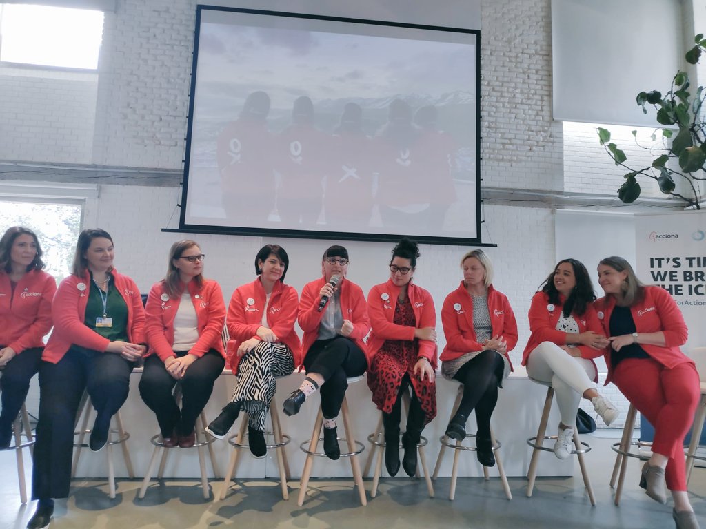 ACCIONA's tweet photo. "A las mujeres y al océano se les ha obviado mucho tiempo. El océano es parte de la solución. Esta "blue" #COP25 es por ello una gran oportunidad. La colaboración multilateral es necesaria para mitigar cambio climático: países, empresas, expertos" #TakeYourPlace #TeamForAction https://t.co/dBuNCEwkdo