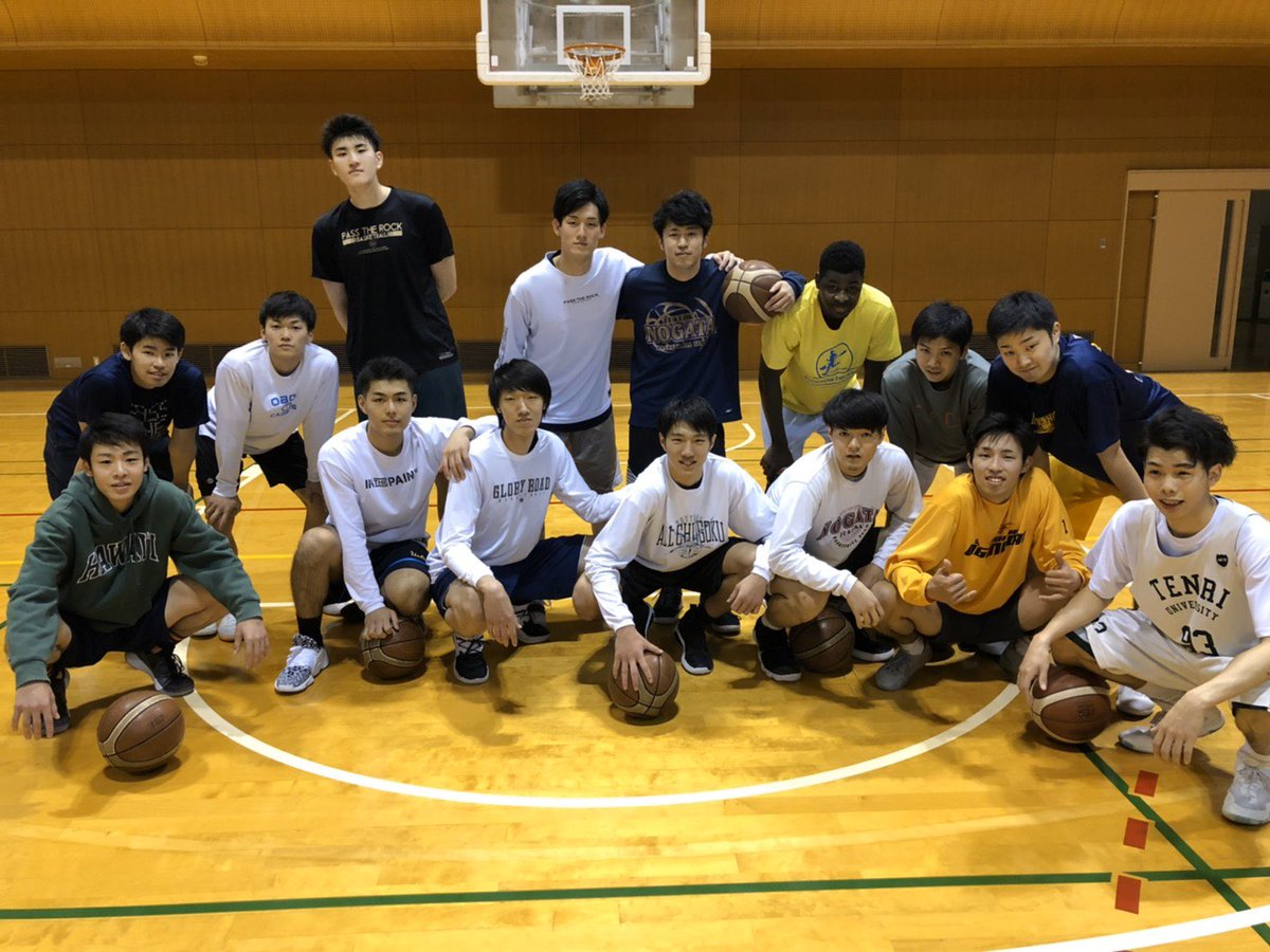 RyutoFujino's tweet photo. 大学バスケ引退！
インカレ人生初のブザービーター負け！
大学きて色んな国行って色んな地方いってめちゃくちゃいい経験できました。
最高のメンバーです！後輩たちめちゃくちゃ強いから期待大！！！
次のステージでもバスケひたむきに頑張りやす🔥
おつかれした！！！ https://t.co/wvW2Wsu4uR
