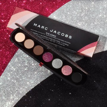 ReviewsOffers's tweet photo. #Repost - #GIVEAWAY We had to give back to our wonderful #MarcFam during this holiday season. We are giving away some goodies from our limited-edition #LustandStardust collection! To enter: #Like and #RT this tweet #Follow From @MarcBeauty https://t.co/4aYcE0eY4c