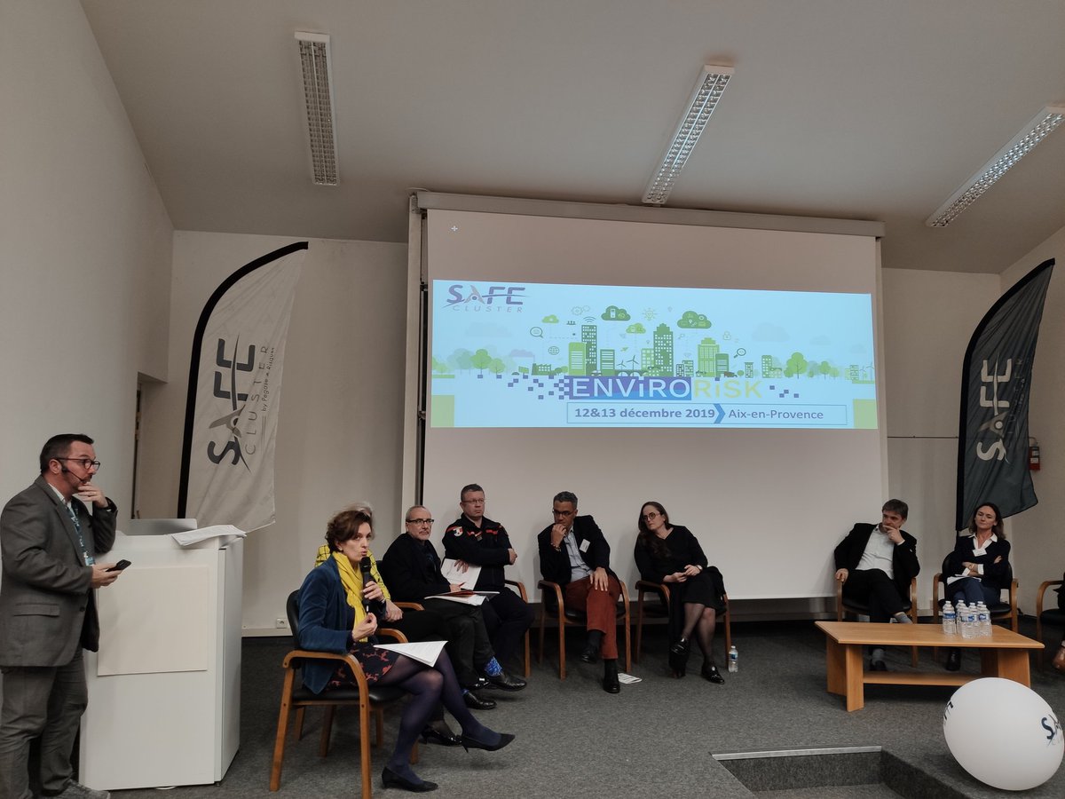 JJBOZA's tweet photo. Forum #envirorisk by #safecluster, prévention des risques &amp; #gescrise, l'occasion de croiser de nbrses expertises, s'inscrire dans la rupture  &amp; l'adaptation en intégrant technos, organisations et citoyens. Par réalisme, "l'avenir se rapproche de plus en plus du présent !"👍 1/2 https://t.co/f11p6UazoN