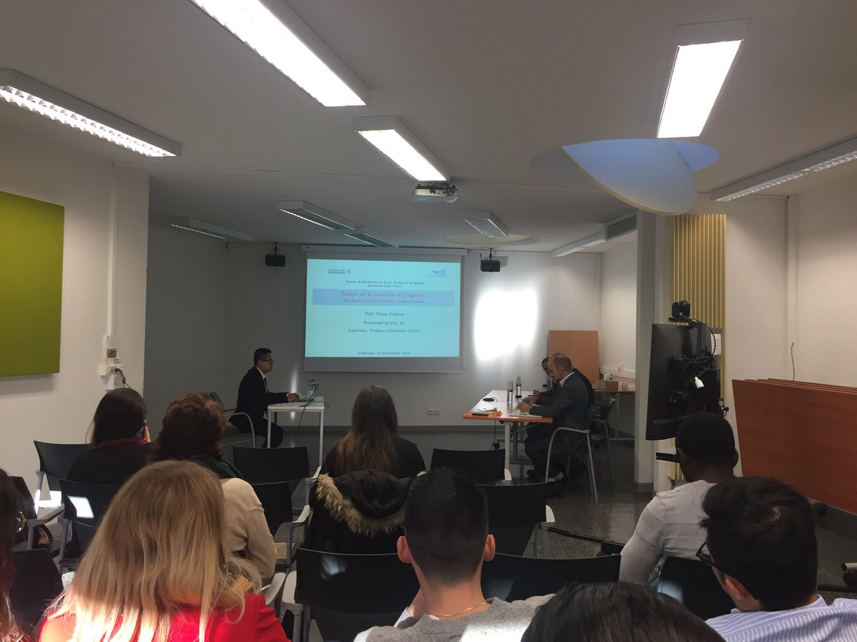 Sarah_Bassite's tweet photo. Félicitations au nouveau Docteur en économie @duyvu110. Une future belle carrière de chercheur en perspective. Merci au professeur @CharlierChrist8 et à tous les membres du @GREDEG_UMR pour votre soutien !!! https://t.co/l8ZrBTfTV9
