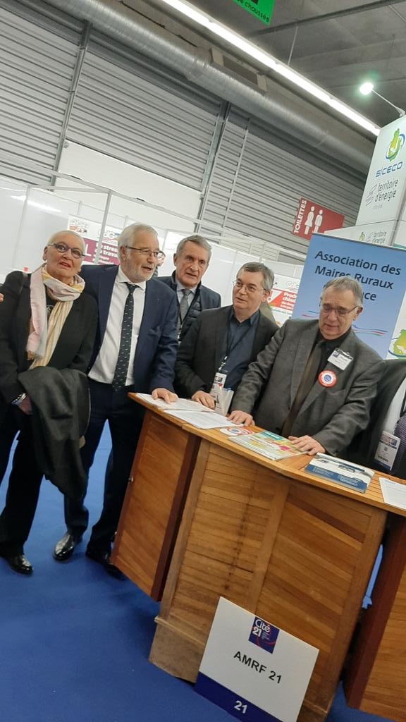 colette_popard's tweet photo. Rencontre avec les @Maires_Ruraux de Côte-d'Or qui agissent en proximité et au quotidien pour nos concitoyens et discussion avec @LudovicRochette, Président de l'@21Amf21 https://t.co/KYAoPAdk4f
