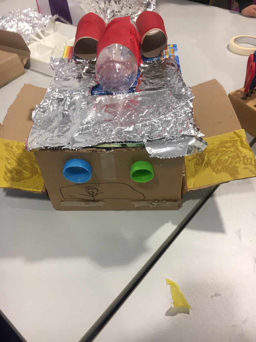 Yesterday @DixonsMP Alien investigators created space ships to help an Alien go home! And to help us write instructions! #mantleoftheexpert #dramaineducation