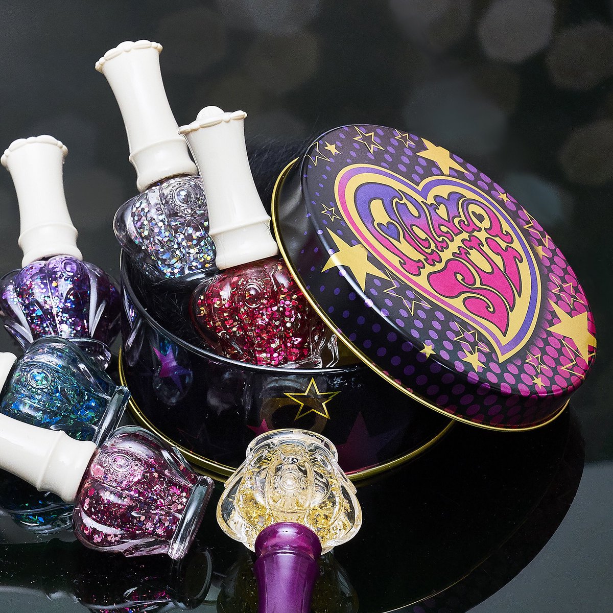 Anna Sui Cosmetics まるでスノードームのようなキラキラネイル ホリデーのハッピーな気分を詰め込んだ贈り物 ギフトボックスb 03 ネイルケアオイルn ネイルカラートッパー T016 T7 T312 T404 T908 T Co Zr8pza6orw アナスイ Anna Sui Cosmetics まるでスノードームのようなキラキラネイル ホリデーのハッピーな気分を詰め込んだ贈り物 ギフトボックスb 03 ネイルケアオイルn ネイルカラートッパー T016 T7 T312 T404 T908 T Co Zr8pza6orw アナスイ