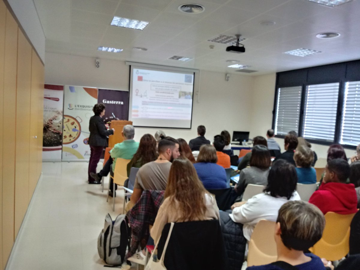 MBallester_'s tweet photo. L'alumnat Hostaleria i Turisme del #IESMariaIbars assisteix hui a la jornada sobre alimentació i gerontologia que organitza la AGM i coordina la @UA_Universitat - Dénia GASTERRA
#aprenentjunts #FP @IbarsIes @fp_empresa @ayto_denia https://t.co/uJhkgAN13F