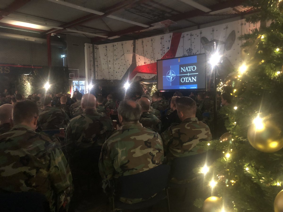 AOOKramer's tweet image. Volle bak vandaag bij de studiedag voor officieren van het Korps Mariniers. Geo-politieke verhoudingen, NAVO, operationeel concept, behoud personeel en opleiden. Genoeg onderwerpen om over te discussiëren. @korpsmariniers @kon_marine