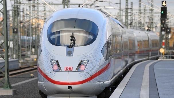 ulfschade's tweet photo. #MyOfficeToday @computacenterDE Working @ Train 4h BER-MUC very fast. #Train #SprinterExperience looking forward to see all team mates at night. #ccrockstars #peoplematter https://t.co/NOEy7QF1MY