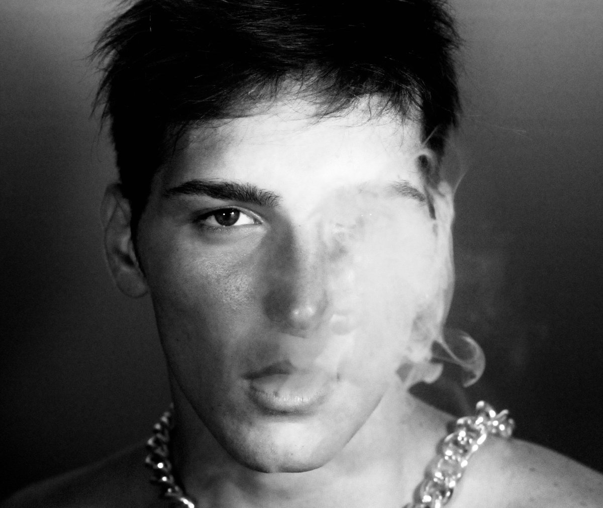 NEW MUSIC DISCOVERY - 12.12.19 ft. @ZheroIsDead @BakerBoyMusic @PennilessCove @LukeJameShaffer @AllanRayman @ImSkuff @TenFeMusic @ThisIsMabes @RingThemBellsDK... mysticsons.com/article/new-mu…