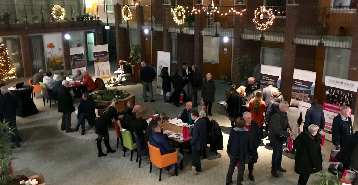 De verkoop van de 7 #eengezinswoningen en 10 #seniorenwoningen in het project Koninginnehof in #Zuidland is gestart! Een geslaagde avond met een hoge opkomst aan geïnteresseerden! #nieuwbouw #woningen koninginnehofzuidland.nl