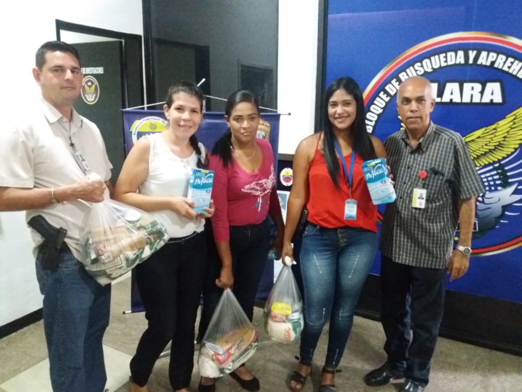 CICPC409's tweet photo. Bloque Búsqueda y aprehensión Lara y la Delegación Estadal Lara hace entrega de combos de alimentos al talento humano de esta Oficina. https://t.co/KneD6ao6xQ