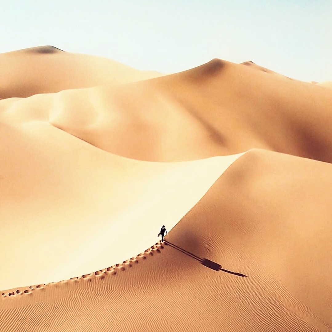 amprbatterycase's tweet photo. Would you walk these sand dunes? 😍🌟😵 ⬇️ Tag a friend you'd go there with 🌎

#naturliebe #ausblick #urlaubsfeeling #reisefieber #naturfotografie #reisenmachtglücklich #horizont #abenteuer #naturgenießen #fotografieren #weltenbummler https://t.co/Nyv2elOXeu