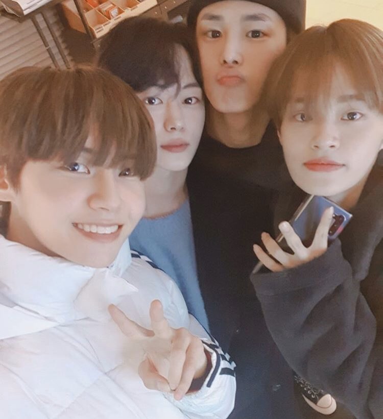romanceblue0's tweet photo. 귀엽네 https://t.co/2foJhDhAPx