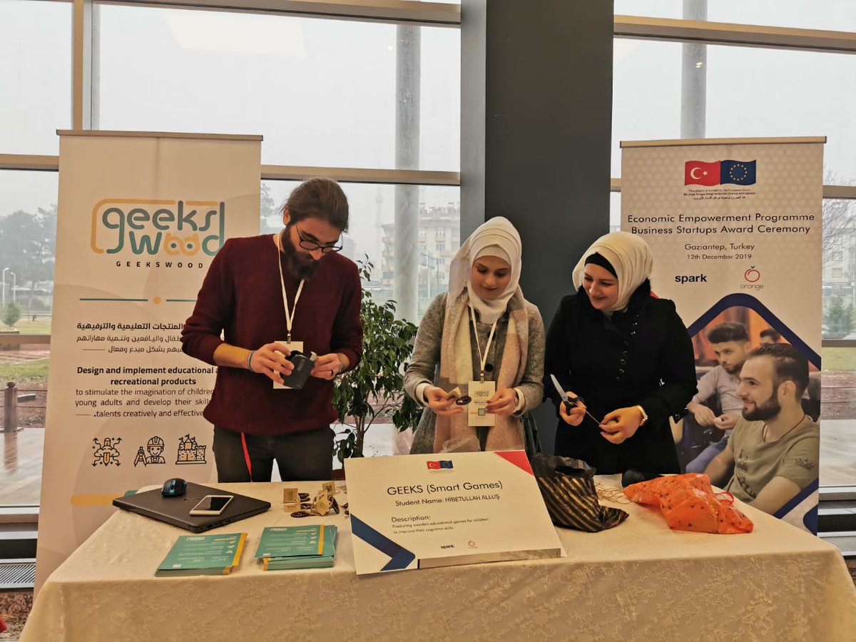 SPARKorg's tweet image. To boost #entrepreneurship among young Syrians and Turks, SPARK &amp;amp; @orangeengo with support from @EUDelegationTur, have trained startups. Today we&apos;re awarding startup grants to future business-owners in #Turkey! 
#SPARKalumni