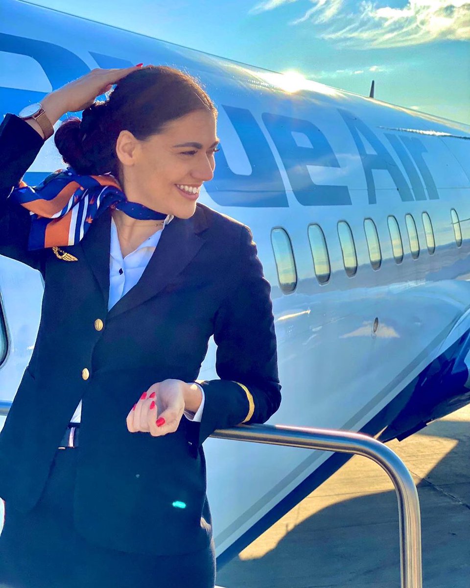 “The only way to do great work is to love what you do”. - Steve Jobs
To which amazing destination are you flying off to with our lovely Blue Air crew? ✈️
Grab your ticket to your vacation of this winter: flyblueair.com
@stephanie.varn
#FlyBlueAir #BlueAir #MyCrewfie