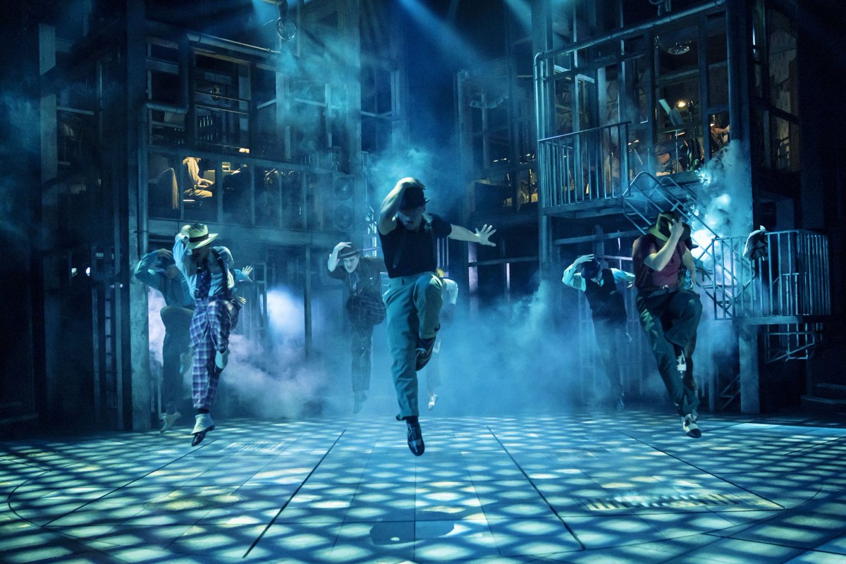 MLRep's tweet image. GUYS AND DOLLS opens at the @crucibletheatre this evening with a sublime Lighting Design by @howardhudson. Best of luck to all involved!
#GuysandDolls