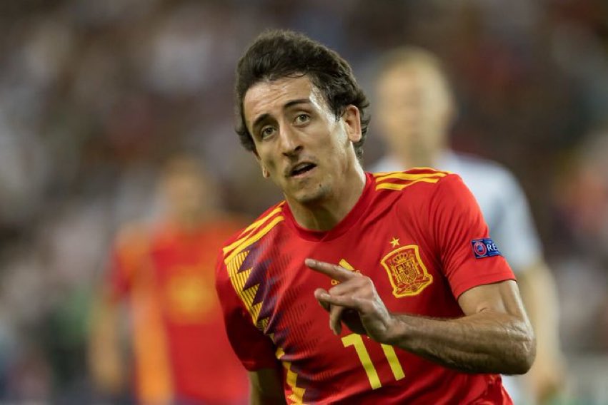 City_Xtra's tweet photo. Manchester City remain interested in Real Sociedad winger Mikel Oyarzabal.

Pep Guardiola ‘knows’ the player can perform for a big team and the €75m price tag is ‘nothing’ to City’s owners. Oyarzabal will ‘decide his fate’.

[@elconfidencial via @Sport_Witness] https://t.co/BZjUnb5pSQ