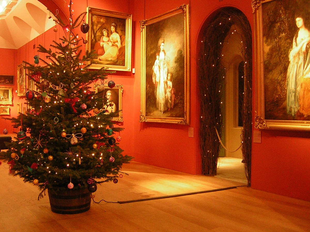 dulwich_events's tweet photo. Today we’re remembering Christmases past, when this gorgeous tree lit up the Gallery and made it the perfect place for a festive party #ChristmasAtDPG https://t.co/p8KmdNDdWF