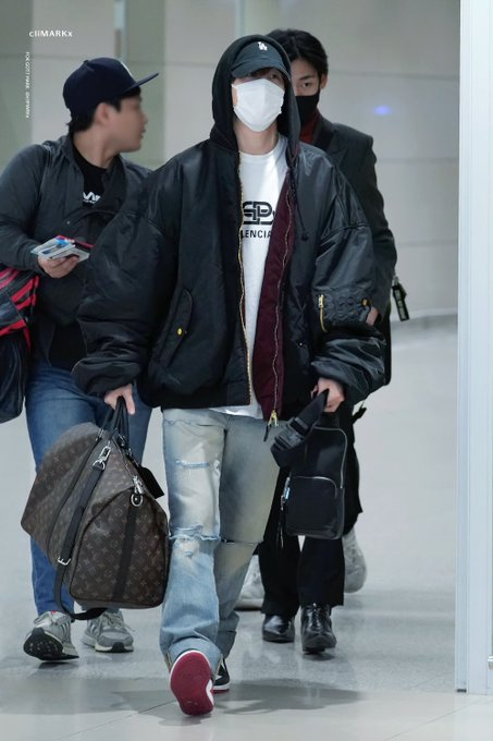 yiensarchive's tweet photo. 191128 © cliMARKx
––
#GOT7 #갓세븐 
#마크 #Mark #MarkTuan https://t.co/ZbUKfMKmpI